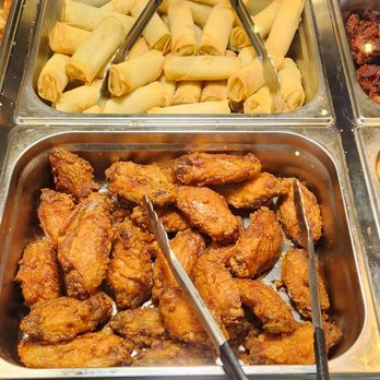 CA Downtown Buffet - Crispy juicy chicken wings. Yummm - Buffets Near Me - Los Angeles, California
