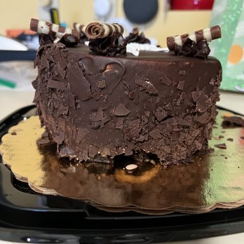 Cold Stone Creamery - a chocolate cake on a plate - Ice Cream & Frozen Yogurt Near Me - Harrisburg, Pennsylvania