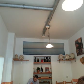 Spaghettino Salentino - Interior seating - Italian Near Me - Berlin, BE Spaghettino Salentino - Interior seating - Italian Near Me - Berlin, BE
