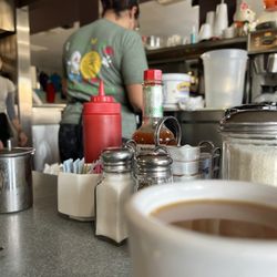 Omelette & Waffle Shop - Great customer service