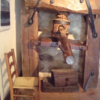 Moulin Richard De Bas - Home Services Near Me - Ambert, 63