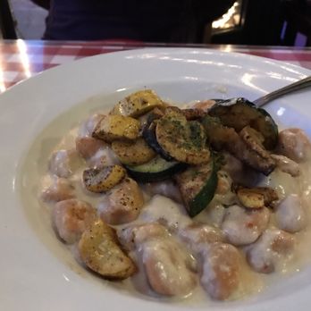 Auntie Pasto's - Gnocchi alfredo - Italian Near Me - Honolulu, Hawaii