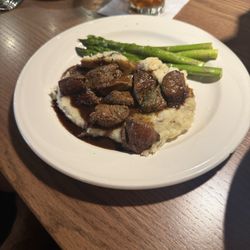 O'Brien's Bistro - Beef bordelaise