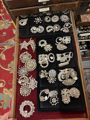 JuJu's Vintage by null