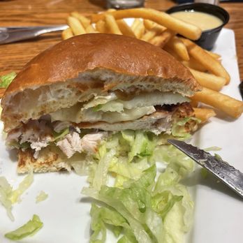 The Frog - Debra's Honeycup Chicken Sandwich - American Near Me - Morristown, New Jersey