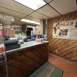 Italos Pizza Shop