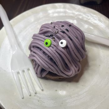 Yoshiya Kitchen - 09/23/2023 - Purple Sweet Potato Blanc Cake $4.95 - Ramen Near Me - Las Vegas, Nevada Yoshiya Kitchen - 09/23/2023 - Purple Sweet Potato Blanc Cake $4.95 - Ramen Near Me - Las Vegas, Nevada