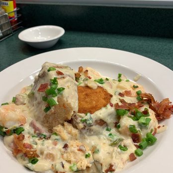 Metro Diner - Charleston shrimp and grits made by my homie jeremy - American Near Me - Chesapeake, Virginia Metro Diner - Charleston shrimp and grits made by my homie jeremy - American Near Me - Chesapeake, Virginia