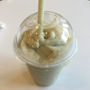 FroyoWorld - Kiwi smoothie - Ice Cream & Frozen Yogurt Near Me - Allston, Massachusetts FroyoWorld - Kiwi smoothie - Ice Cream & Frozen Yogurt Near Me - Allston, Massachusetts