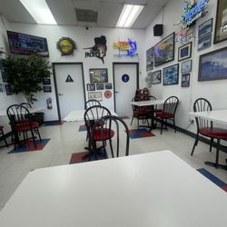 Winner's NY Pizza - Interior