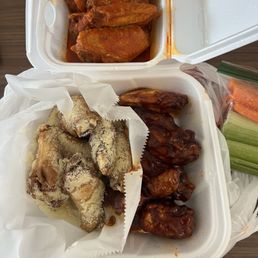 Hot, garlic Parmesan, and spicy bbq  everything was on point