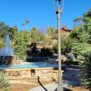 Hillcrest Park - Parks Near Me - Fullerton, California