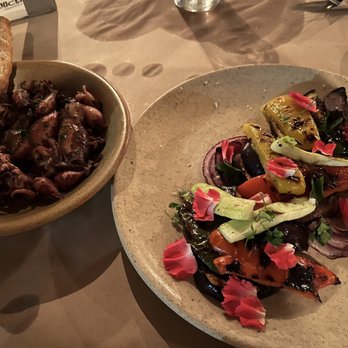 Oyster Grill de La Docena - Baby calamari and grilled veggies - Seafood Near Me - Puerto Vallarta, JAL Oyster Grill de La Docena - Baby calamari and grilled veggies - Seafood Near Me - Puerto Vallarta, JAL