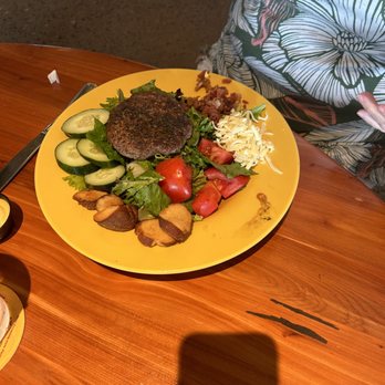 Corner 16 - Farm house garden salad w/ grilled burger on top - Southern Near Me - Knoxville, Tennessee