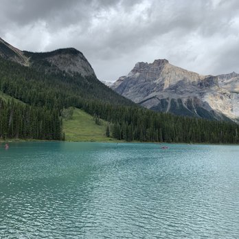 Emerald Lake - Hiking Near Me - Field, British Columbia Emerald Lake - Hiking Near Me - Field, British Columbia