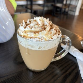 Le Peep - Aksarben Pointe - My bee drink-hot! Beautiful swirl of fresh whipped cream sprinkled with cinnamon and a swirl of caramel! - Breakfast & Brunch Near Me - Omaha, Nebraska