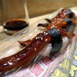一寿司 - River Eel (extra long!)