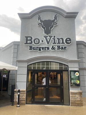 Bo.Vine Burgers & Bar by null