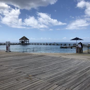 Chankanaab - The platforms you walk out into. The area is protected from the ocean. You walk down steps into the ocean. - Water Parks Near Me - Cozumel, ROO Chankanaab - The platforms you walk out into. The area is protected from the ocean. You walk down steps into the ocean. - Water Parks Near Me - Cozumel, ROO