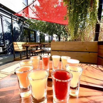 Pub Pit Caribou - a variety of drinks on a table - Brewpubs Near Me - Montreal, Quebec Pub Pit Caribou - a variety of drinks on a table - Brewpubs Near Me - Montreal, Quebec