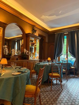 Caviar Kaspia by null