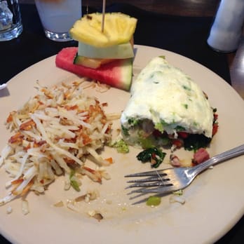 Breakfast Club - Egg white & vegetable omelette substituted hash browns for the potatoes that come with. - Breakfast & Brunch Near Me - Phoenix, Arizona