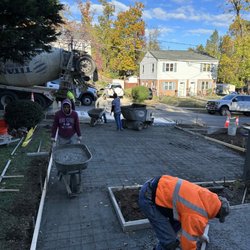 Tuck GC - Pouring the concrete
