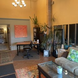 Healing Hands Massage - Waiting room