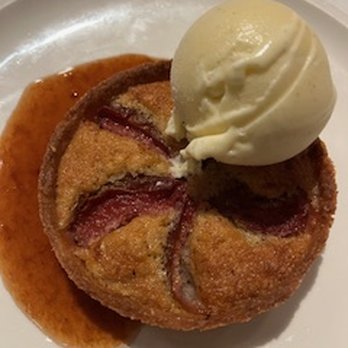 Cafe Beaujolais - Pluto frangipane tart - Breakfast & Brunch Near Me - Mendocino, California