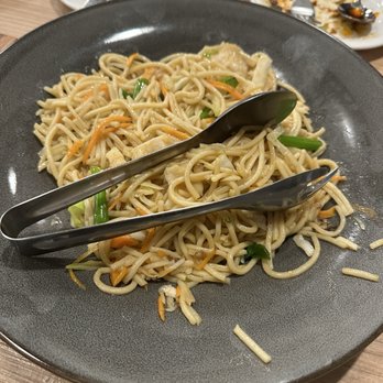Ginsoy - Chicken chowmein - Halal Near Me - Richmond, Texas