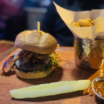Finney's Crafthouse - Burbank - Wagyu Black Truffle Burger - pretty good! Nicely cooked - New American Near Me - Burbank, California Finney's Crafthouse - Burbank - Wagyu Black Truffle Burger - pretty good! Nicely cooked - New American Near Me - Burbank, California