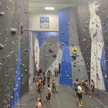 Movement Crystal City - The main climbing area - Gyms Near Me - Arlington, Virginia Movement Crystal City - The main climbing area - Gyms Near Me - Arlington, Virginia