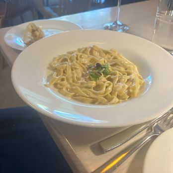 Casa Pasta - Fettuccini Alfredo - Italian Near Me - Fort Pierce, Florida Casa Pasta - Fettuccini Alfredo - Italian Near Me - Fort Pierce, Florida
