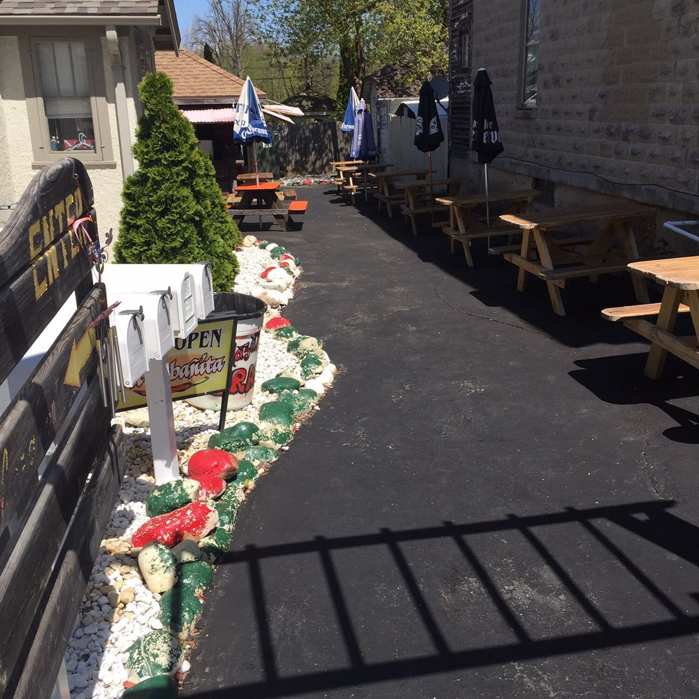 Mazatlan - Pic of the outside sitting area - Mexican Near Me - Delafield, Wisconsin Mazatlan - Pic of the outside sitting area - Mexican Near Me - Delafield, Wisconsin