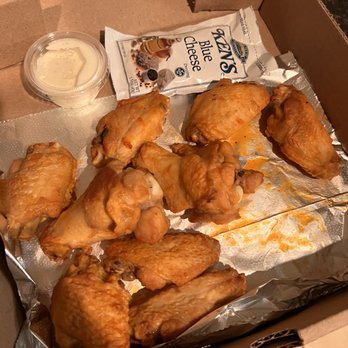 Palio's Pizza Cafe Grapevine - Buffalo-less buffalo wings - Pizza Near Me - Grapevine, Texas