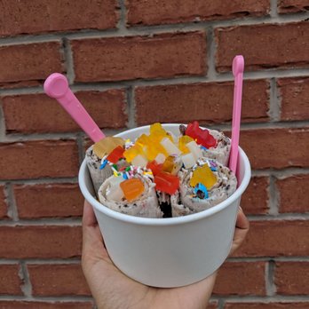 Rollz Ice Cream & Desserts - Desserts Near Me - Toronto, Ontario Rollz Ice Cream & Desserts - Desserts Near Me - Toronto, Ontario