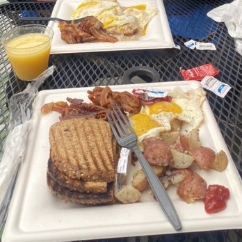 Citizen - Farmers breakfast and biscuits and gravy - Coffee & Tea Near Me - Seattle, Washington Citizen - Farmers breakfast and biscuits and gravy - Coffee & Tea Near Me - Seattle, Washington