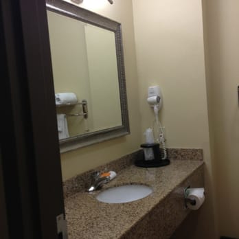 La Quinta by Wyndham Ennis - Very Pretty granite - Hotels Near Me - Ennis, Texas