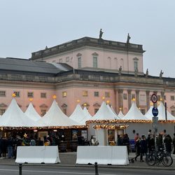 Bebelplatz - Weihnachtsmarkt temporär auf dem Bebelplatz 2022