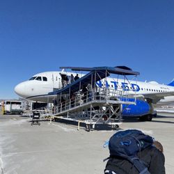 Montrose Regional Airport - MTJ - Thank god it was sunny and warm
