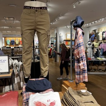 American Eagle Outfitters - Men's Clothing Near Me - Annapolis, Maryland