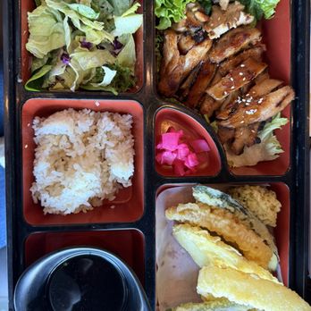 Mikomi Sushi - chicken bento box - Sushi Bars Near Me - West Covina, California Mikomi Sushi - chicken bento box - Sushi Bars Near Me - West Covina, California
