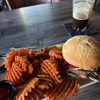 Saddle Mountain Brewing Company - Urban with a wild taste. - Bars Near Me - Goodyear, Arizona