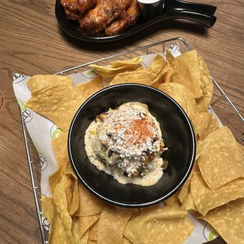 30hop - Loaded guac and sweet garlic chili wings - Breakfast & Brunch Near Me - OMAHA N, Nebraska