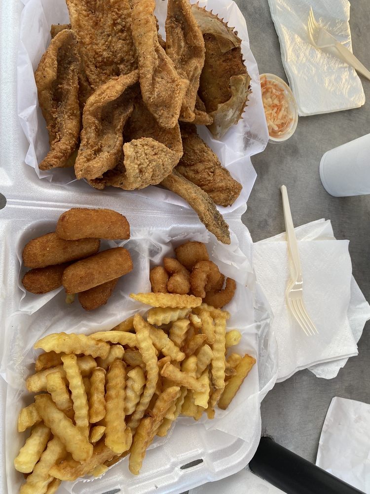 BLACKSTOCK FISH CAMP Updated October 2024 1944 Blackstock Rd