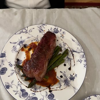 C'est Si Bon Catering & Events - NY Strip Steak on Asparagus - Caterers Near Me C'est Si Bon Catering & Events - NY Strip Steak on Asparagus - Caterers Near Me