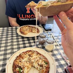 Franci's Pizza - Cheese pull
