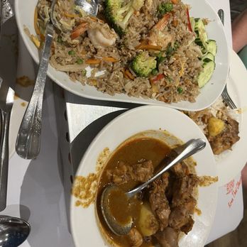 Krua Thai classics - Fried rice with Shrimp and Massaman Kai Chicken Curry - Thai Near Me - Amsterdam, New Hampshire