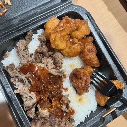 Combo XL Bowl Hanabi Ribeye Steam and Tempura Orange Chicken. All dry. Small serving for XL portion. Did not like Hanabi sauce.