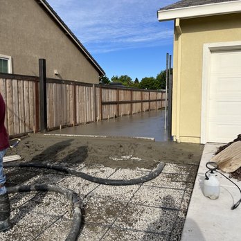 Gerardo Villagomez - Side yard poured - Masonry/Concrete Near Me Gerardo Villagomez - Side yard poured - Masonry/Concrete Near Me